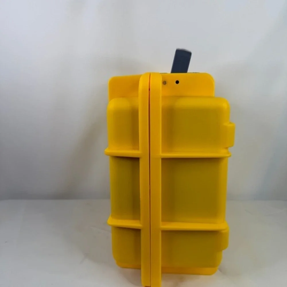 Invicta 8-Slot‎ Impact Yellow Dive Collector Waterproof Watch Case